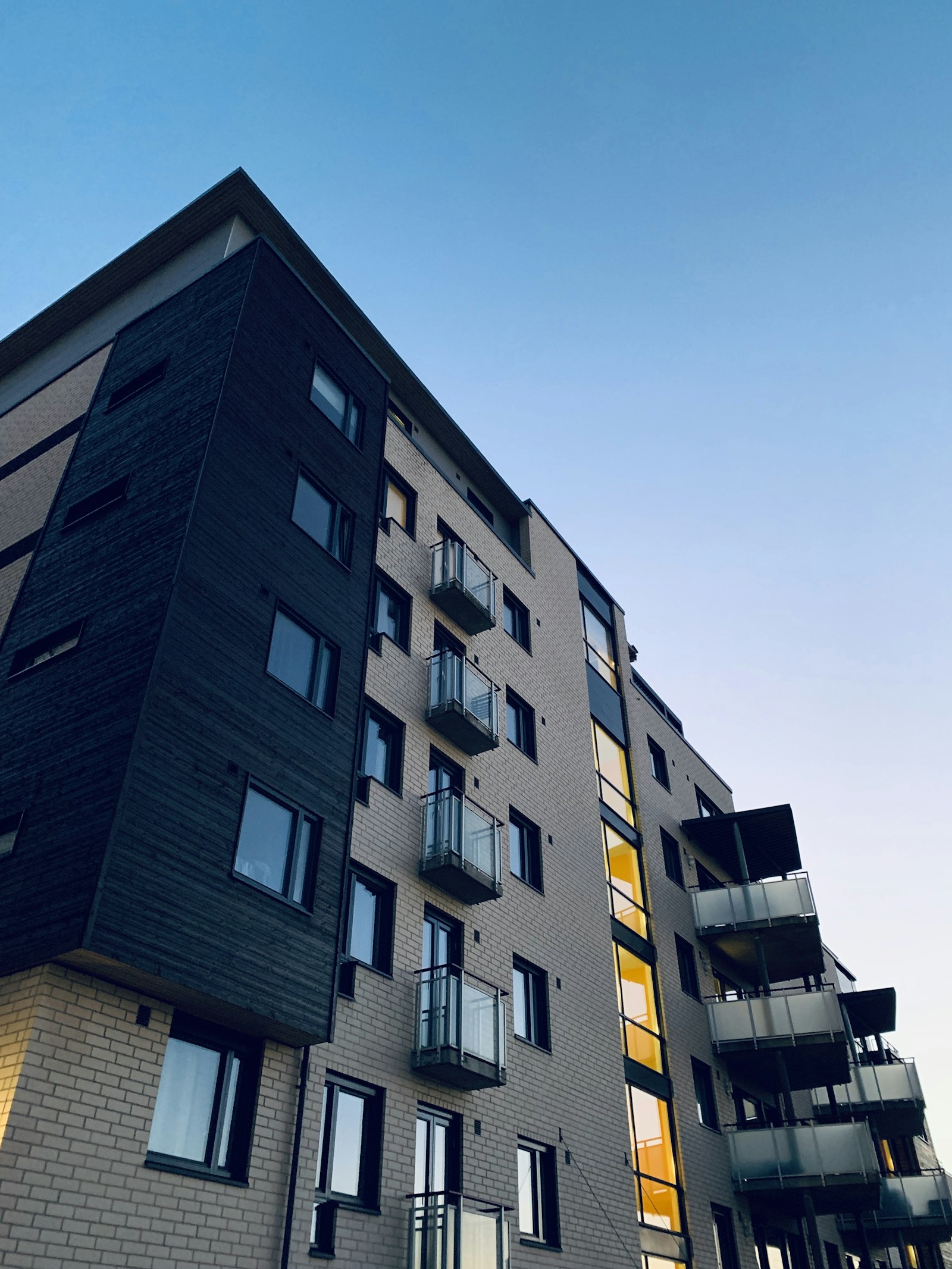 Multi-unit residential and commercial building